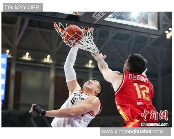 九台队与辽宁队在CBA赛场的激烈对决展现篮球魅力与团队精神